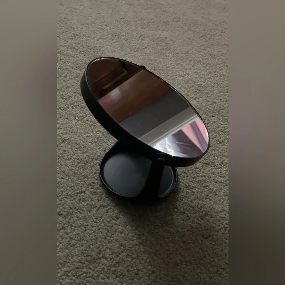 Normal mirror